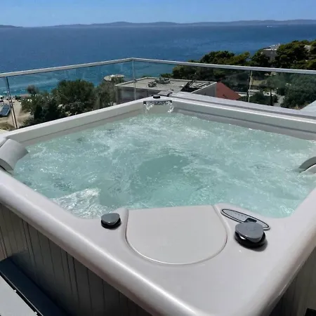 Luxe Hot Tube Apartment, With Views, Near Split