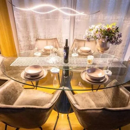 Apartment Luxe Hot Tube Apartment, With Views, Near *