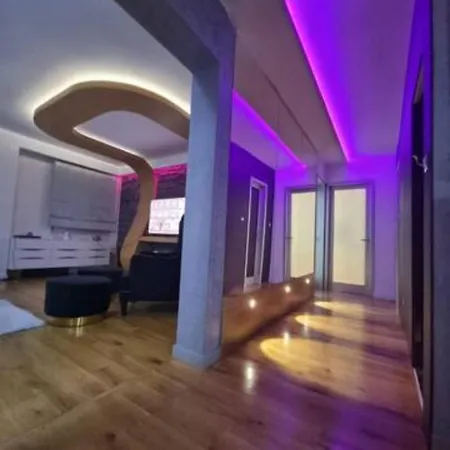 Luxe Hot Tube Apartment, With Views, Near Apartment Split