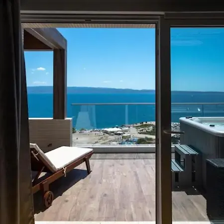 Luxe Hot Tube Apartment, With Views, Near Split