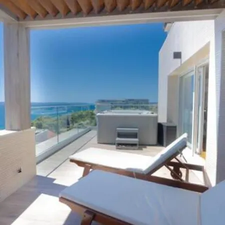 Διαμέρισμα Luxe Hot Tube Apartment, With Views, Near *