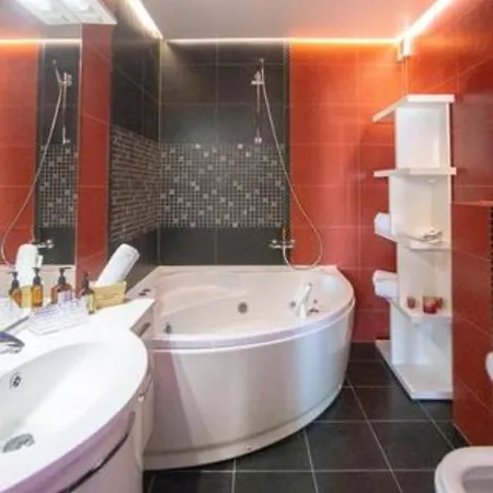 Luxe Hot Tube Apartment, With Views, Near * Split