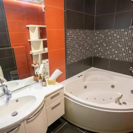 Luxe Hot Tube Apartment, With Views, Near Apartment