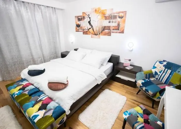 Luxe Hot Tube Apartment, With Views, Near Split
