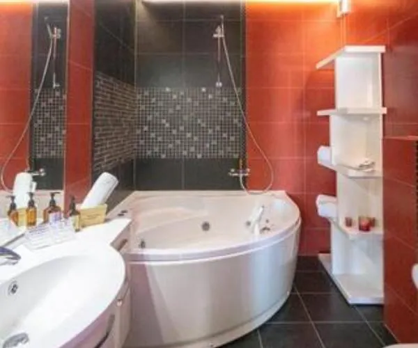 Luxe Hot Tube Apartment, With Views, Near * Split